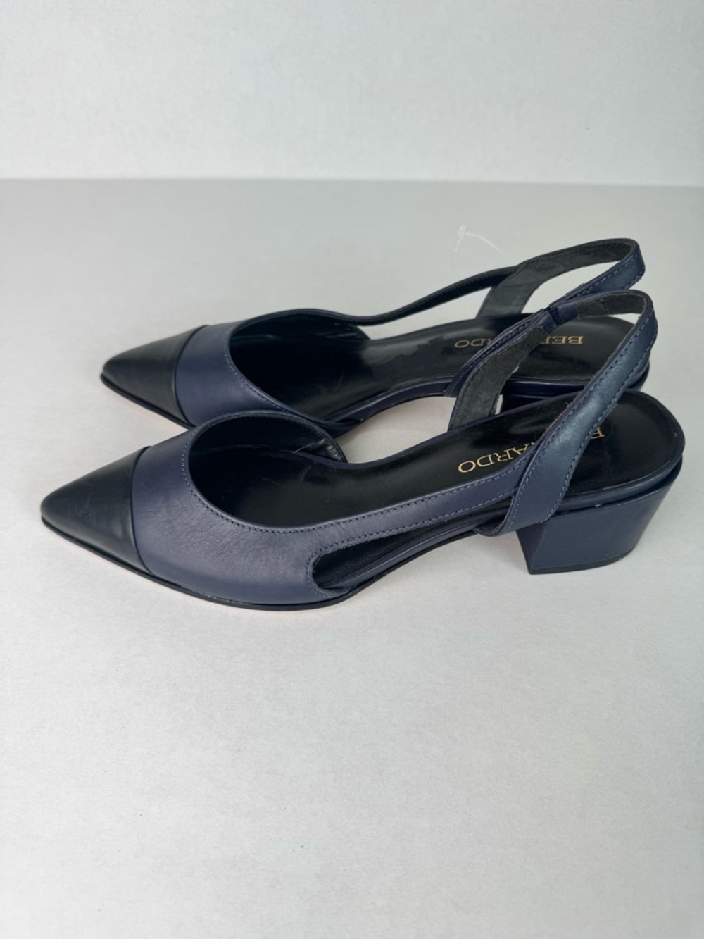 Bernardo 1946 Women’s Monroe Pump Dark Navy Antique Calf 6.5 - Picture 3 of 7